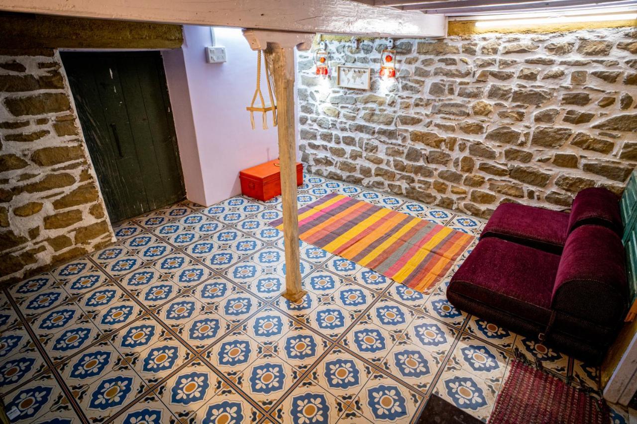 The Olive Hut Villa Bir  Bagian luar foto